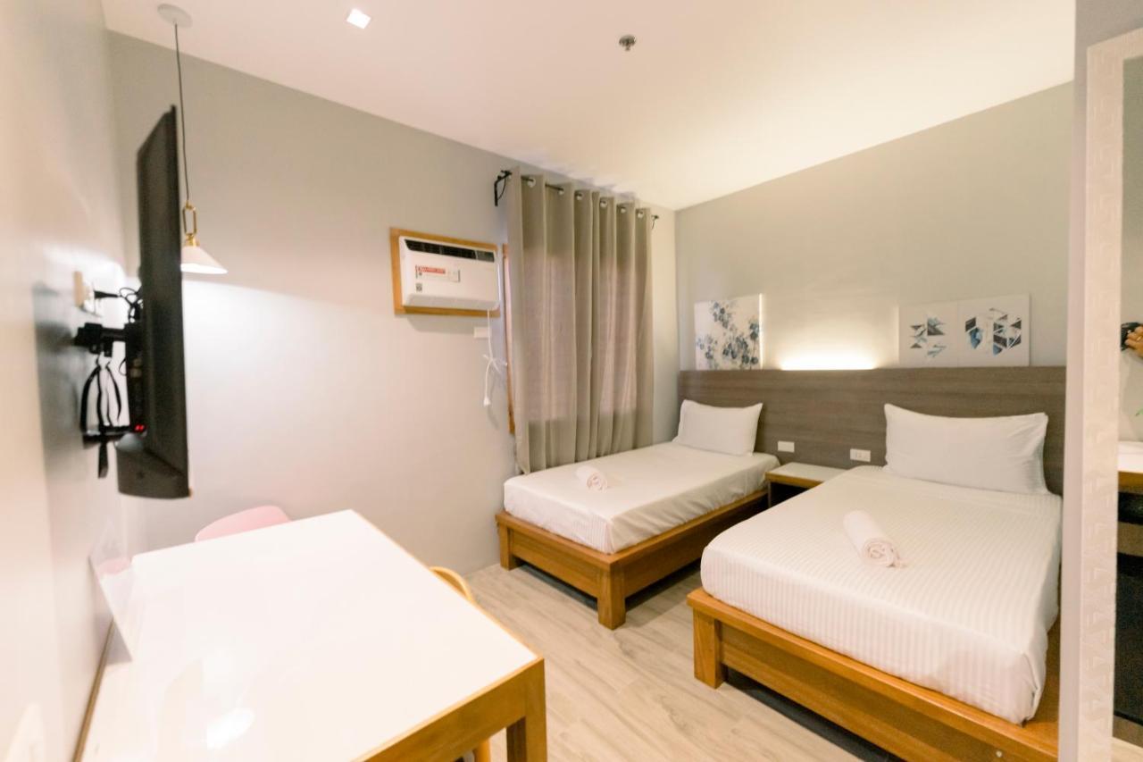 Madonna Hometel And Suites New Pandan Panabo Esterno foto
